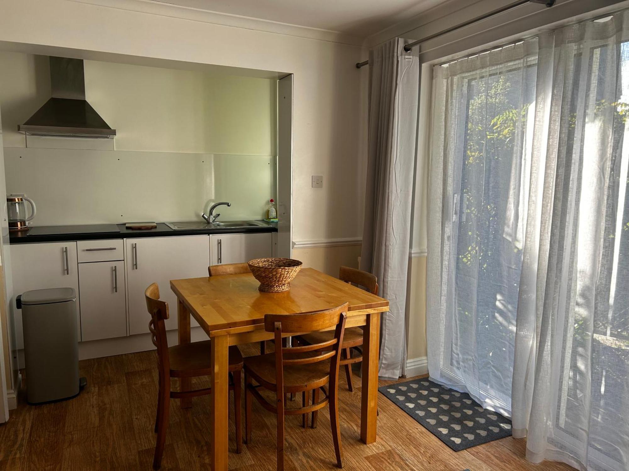 Byways Serviced Apartments Salisbury Exterior photo